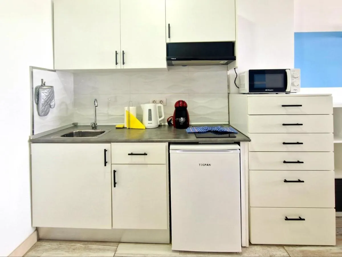 펜션 Lovely Blue Studio With Ocean View And Pool, Paraiso 918 아데제